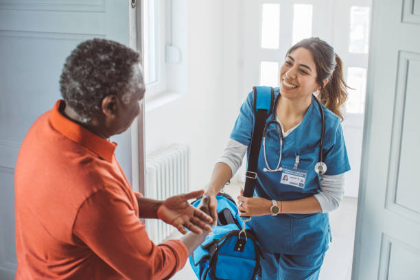 Nuestro portafolio de servicios aporta los medios en métodos diagnósticos que se prestan en el domicilio de pacientes que, debido a su estado de salud o a su dificultad de movilidad, no se pueden desplazar al consultorio. Incluye: monitoreo electrocardiográfico continuo (holter), monitoreo ambulatorio de presión arterial sistémica(mapa), electrocardiograma, ecocardiograma transtorácico y consulta cardiología a domicilio.